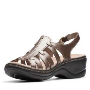 CLARKS NIB/NEW Travel Walking Summer Lexi Marigold Pewter Leather Sandals SZ 10